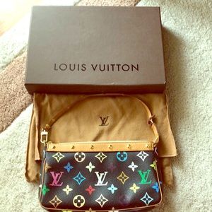 Pre-owned 💯authentic Louis Vuitton Pochette